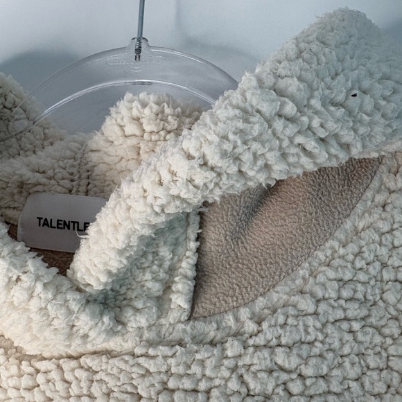 TALENTLESS Cream Sherpa Sweater - Picture 2 of 6